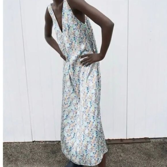 ZARA SATIN V-NECK STRAPPY FLORAL PRINTED FLOWY DRESS - Picture 5 of 7